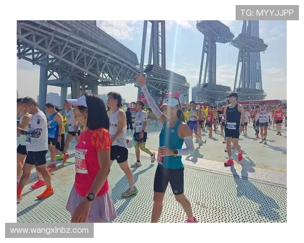 广州滑板队在城市马拉松中的拼搏历程与梦想追逐