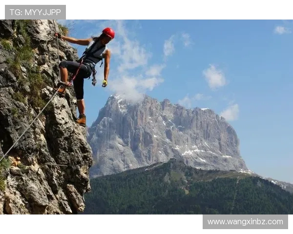 攀岩巨献：深入解析北京攀岩队默契配合与训练秘诀