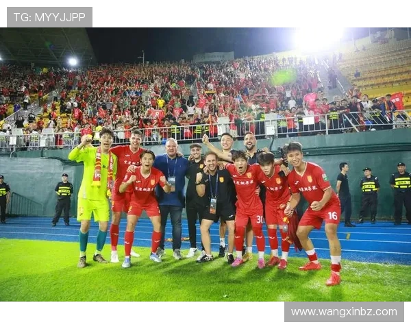 赛后分析：上海足球队与广州足球队的表现与状态全面对比