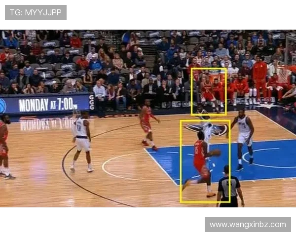 卡佩拉与小乔丹的对决谁能在篮下占据绝对优势解析比赛关键时刻表现